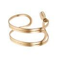 Goldenes Büroklammerarmband aus der Machina Orska Schmuckkollektion