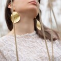Große Ohrringe aus der Moon Kollektion in Gold, Orska Schmuck