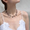 Kurze Halskette mit farbigen Steinen und Silberanhängern, Bery-Kollektion, Orska-Schmuck