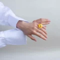 Künstlerischer Ring mit honigfarbenem Bernstein, aus der Baltica-Kollektion, ORSKA-Schmuck
