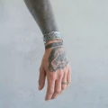 Silberner Herrenring aus der Lava-Kollektion, Orska-Schmuck