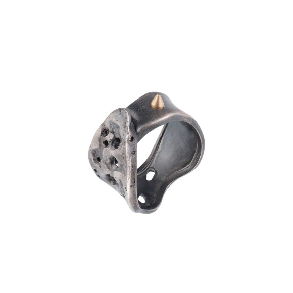 Unregelmäßiger Siegelring aus der Lava Herrenkollektion, Orska Schmuck