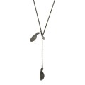 Halskette mit einer Ahornnase aus der Bery-Kollektion von ORSKA Jewelry.