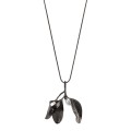 Graphit-Mistelzweig mit Perle an einer Kette aus der Bery-Kollektion - ORSKA Schmuck