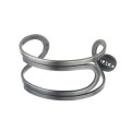 Graphit-Büroklammerarmband aus der Machina Orska Schmuckkollektion