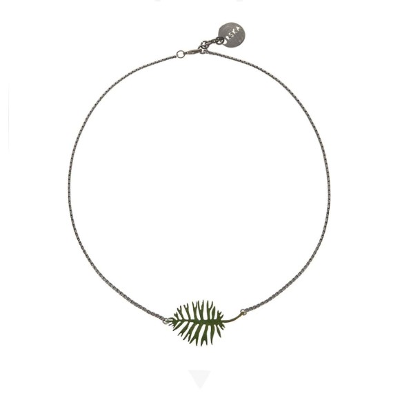 ORSKA Schmuck, kurze Halskette mit Farnblatt aus der Nefro Kollektion