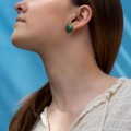 Kleine Ohrringe, grüne Monsterablätter, Orska Schmuck