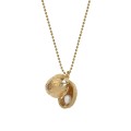 Goldkette mit Walnussanhänger und versteckter Perle von ORSKA
