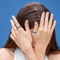Silberring mit unregelmäßiger Perle aus der Vientnam-Kollektion von ORSKA Schmuck