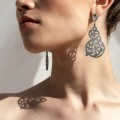 Künstlerische Ohrringe mit Ornament aus der Marokko-Kollektion MRK52-2 ORSKA