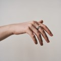 Zweifarbiger Ring mit runder Öse aus der Moon-Kollektion MOP31-3 ORSKA