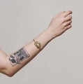 Armband mit Lippen aus der Body BA28-3 ORSKA Kollektion