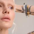 Personalisierte Armbänder aus der Machina Embrace Yourself Kollektion