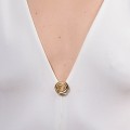 Vergoldete Rosennadel aus der Kembali-Kollektion von ORSKA