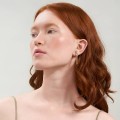Goldene, personalisierte Ohrringe mit Kristallen