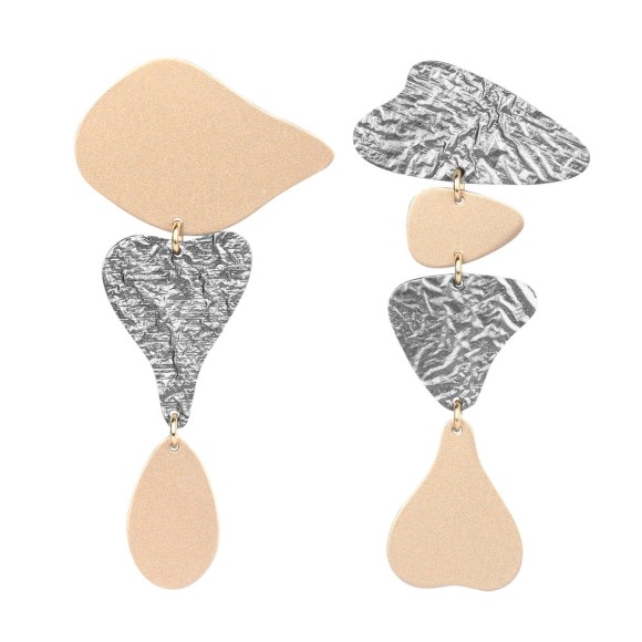 Asymmetrische, goldgraue Ohrringe aus der Tache TAK42-7 ORSKA Kollektion