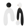 Asymmetrische, schwarz-weiße Ohrringe aus der Tache TAK38-7 ORSKA Kollektion