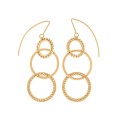 Goldene Gliederohrringe aus der Ray-Kollektion von ORSKA Schmuck