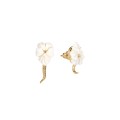 Goldene, asymmetrische Ohrringe mit dekorativen Blumen aus der Kembali-Kollektion KEK36-1 ORSKA