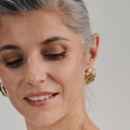 Goldene Lippen-Ohrstecker aus der Body BK31-7 ORSKA Kollektion