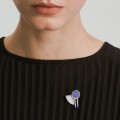 Srebrny pin z lapis lazuli z kolekcji Orini