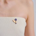 Asymetryczny pozłacany pin z lapis lazuli z kolekcji Orini ORSKA