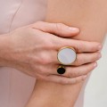 Ring mit Onyx und Perlmutt aus der Parer-Kollektion PRP58-1 ORSKA