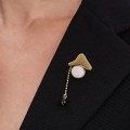 Künstlerische Anstecknadel mit Onyx und Perlmutt aus der Parer PRB24-1 ORSKA Kollektion