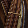Ansteckbrosche zum braunen Kimono