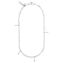 Eine lange Perlenkette aus der Perle-Kollektion