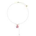 Vergoldete Halskette mit Anhänger in Form einer Kirschblüte aus der Plantis-Kollektion - ORSKA Schmuck
