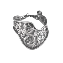 Graphit, handgefertigtes Repussé-Armband aus der Nepal Kollektion