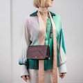 Kleeblatt-Schlüsselanhänger an einem veganen Teebeutel aus der VIVO-Kollektion - ORSKA Kunstschmuck
