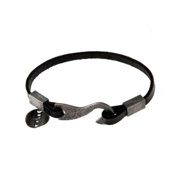 Armband an einem Riemen aus der Revolt-Kollektion ORSKA Schmuck