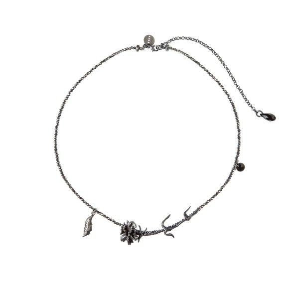 Kurze Halskette aus der Bery Kollektion mit Hämatiten von ORSKA Schmuck
