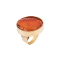 Ein Ring mit Cognac-Bernstein in Kreisform von ORSKA Schmuck