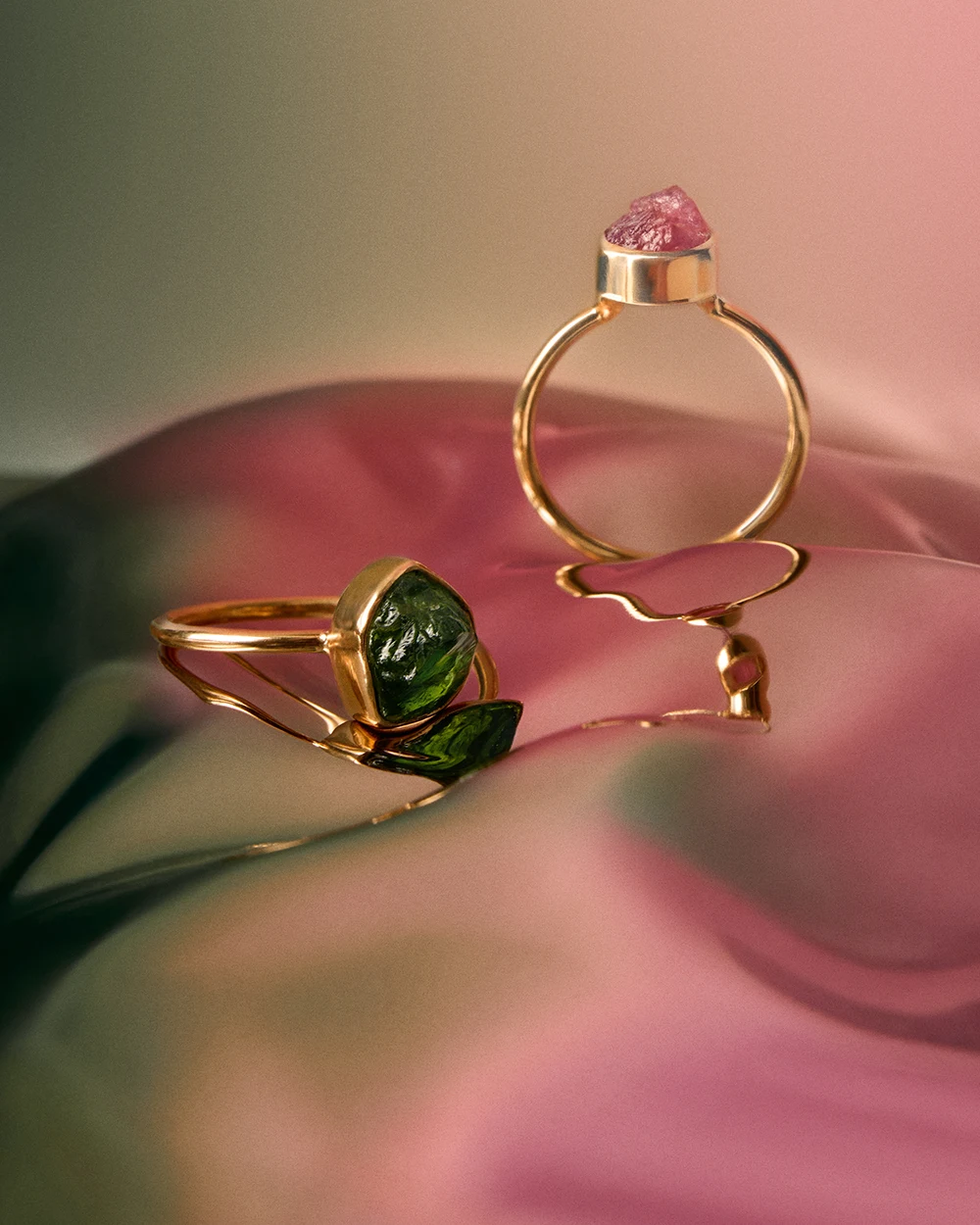 Ringe mit rosa und grünem Turmalin