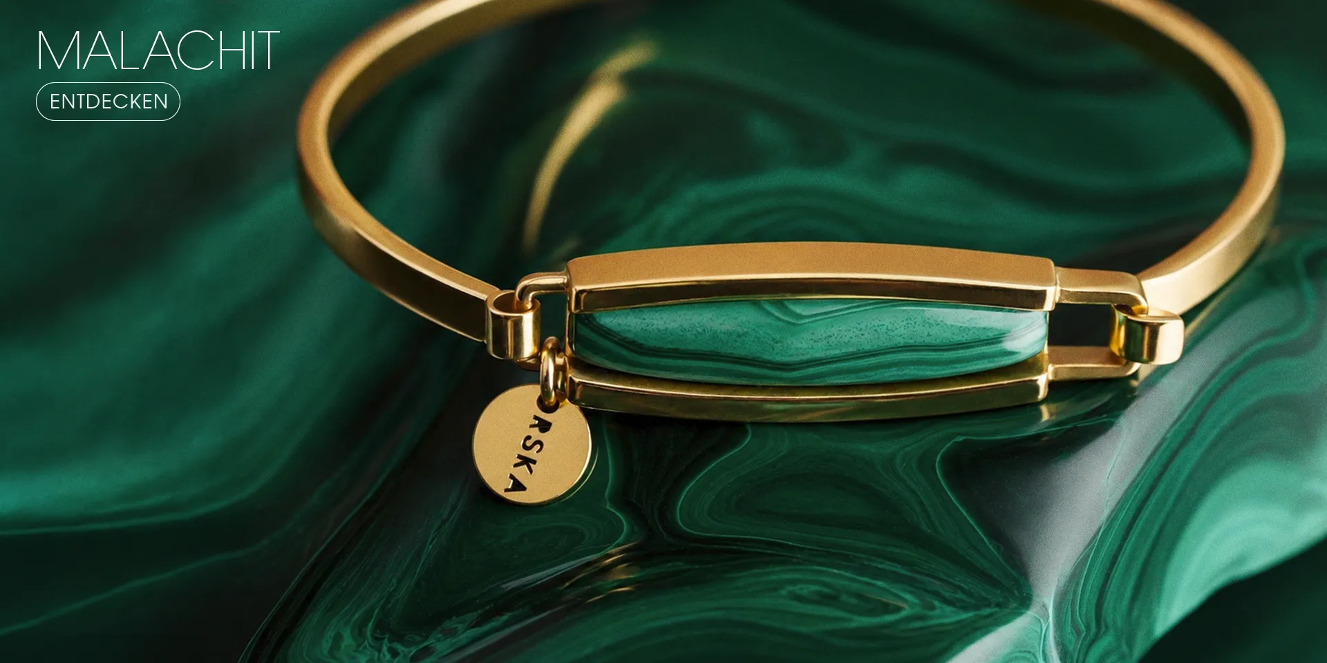 Vergoldeter Schmuck mit Malachit
