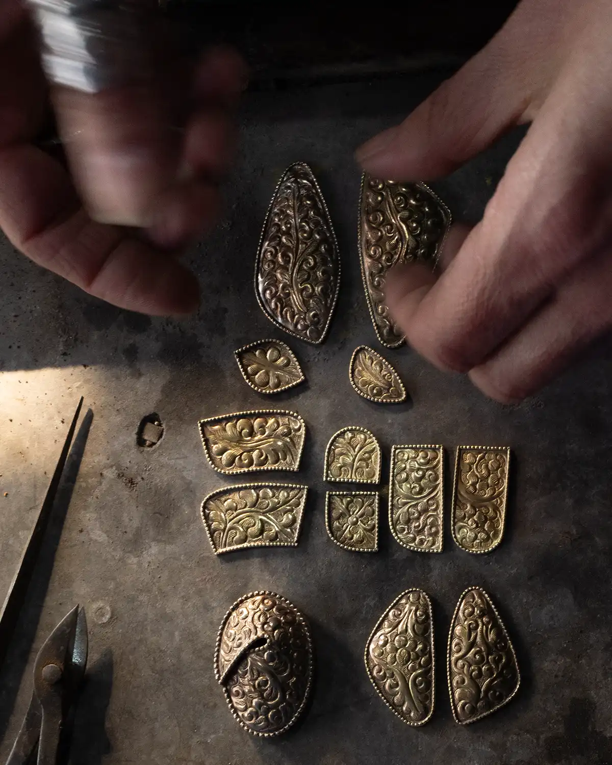 Herstellung von Schmuck aus der Nepal-Kollektion